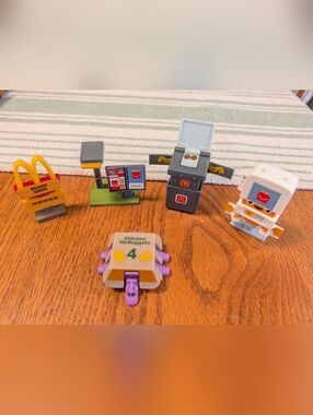 McDonald's Kids Toy Playset Lot Of 5 Mcnuggets, Sign, Grill, Kiosk